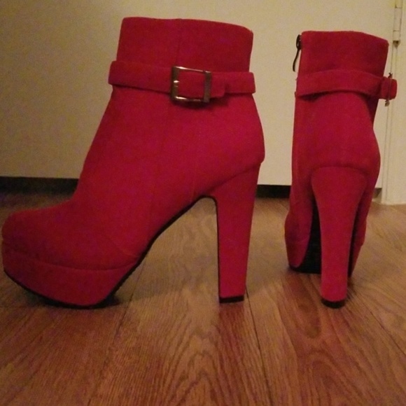 Stylish Red 4" Heeled Booties - Picture 4 of 4